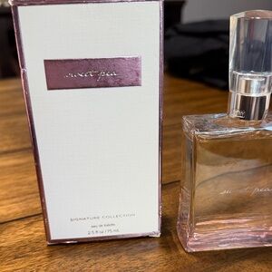 Sweet Pea Bath and Body Works perfume 2.5 Fl oz